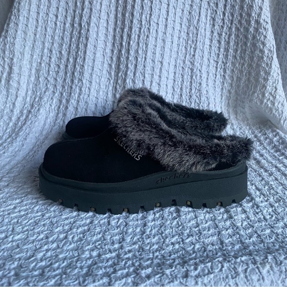 Y2K Skechers Shindigs black fortress clogs suede upper faux fur lined 6.5 - Picture 5 of 13